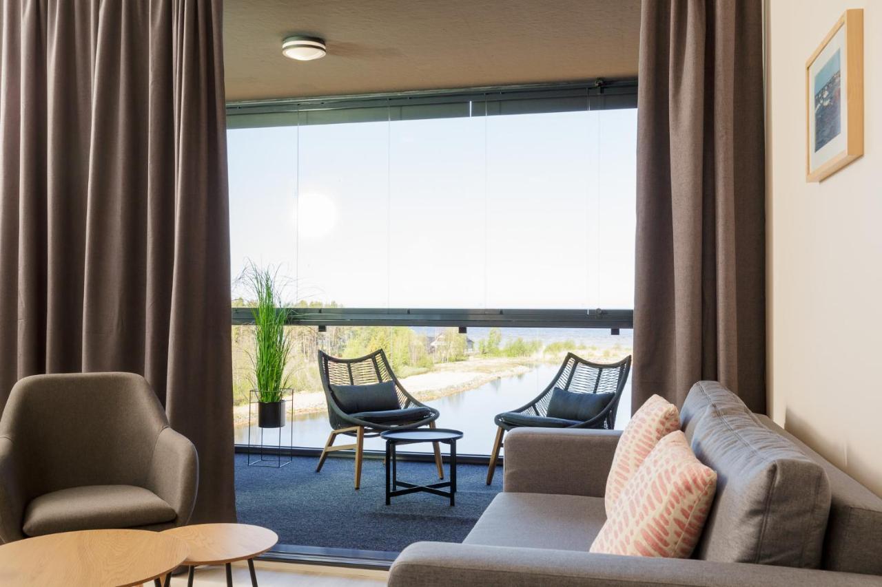 Marina Chalets Studios By Hiekka Booking - Sisaeltaeae Liinavaatteet Ja Loppusiivouksen Kalajoki Chambre photo